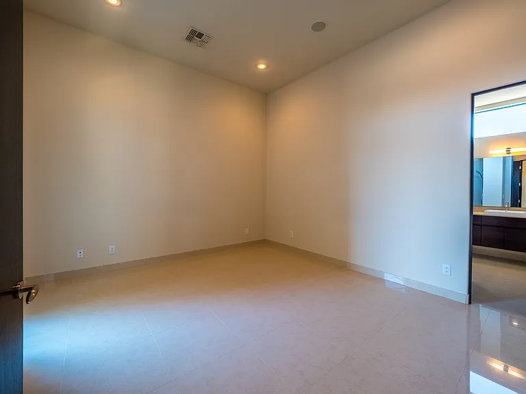 7426 Yonie Ct — Photo 21