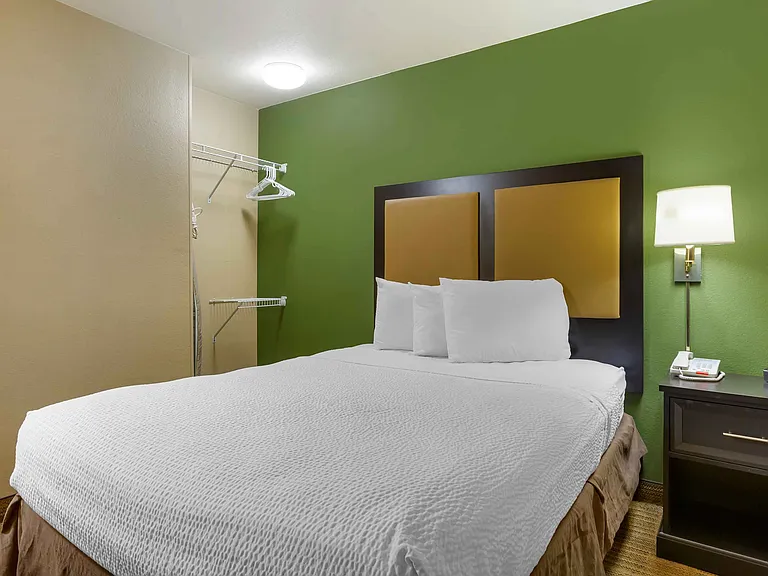 Studio Suite - 1 Queen Bed