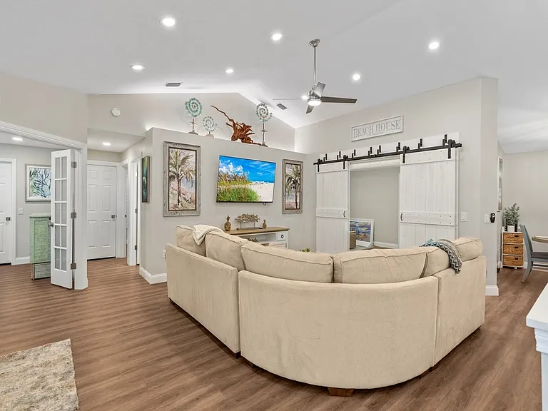 9575 Frangipani Dr — Photo 5
