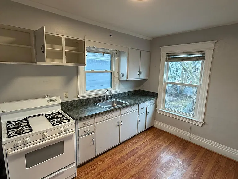 811 Portland Ave #2 — Photo 3