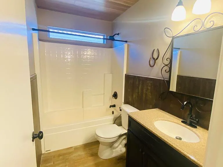 7203 W Irma Ln — Photo 14
