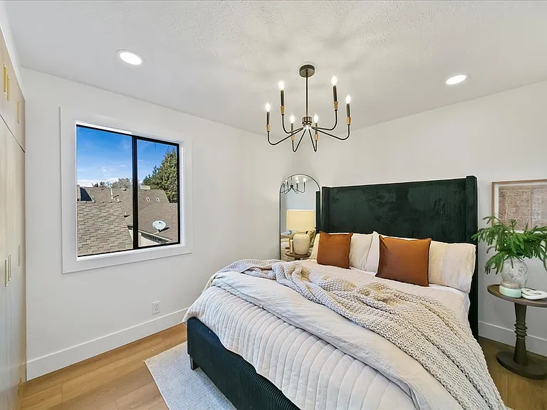 459 S Walnut St — Photo 24