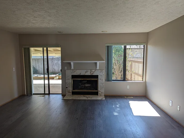 815 Sieverkropp Dr — Photo 11