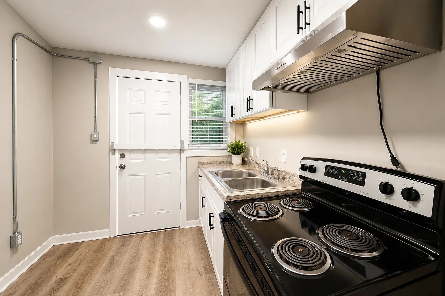 2 bed, 620 sqft, $1,195 — Photo 3