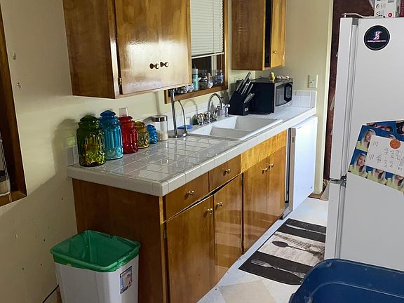 2nd image of 3815 SE 35th Pl #3815