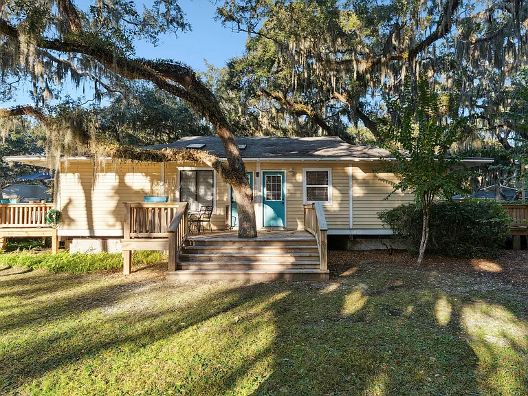 625 Executive Golf Villas — Photo 18