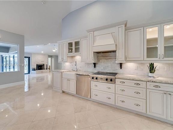 5th image of 1180 Manor Ct #1180