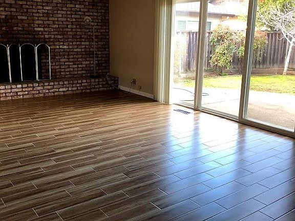 4th image of 584 La Conner Dr