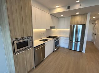 2450 Garden Dr #324, Vancouver, BC V5N4Y6