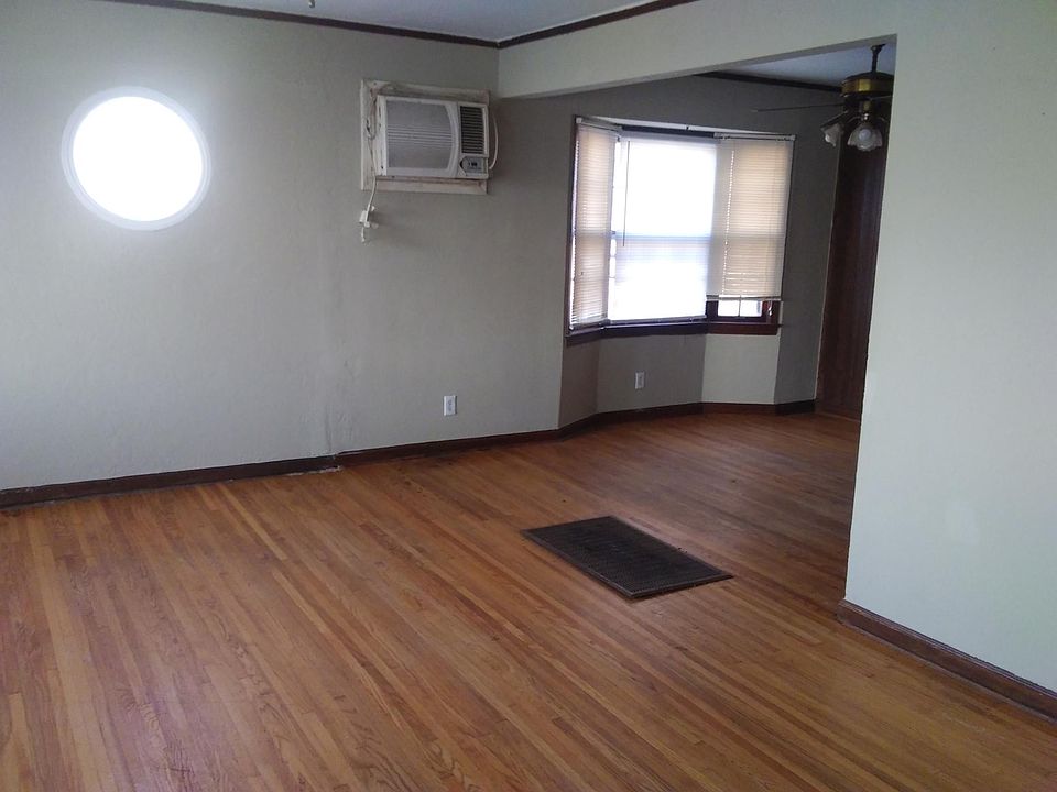 2nd image of 4133 S Zenith Ave