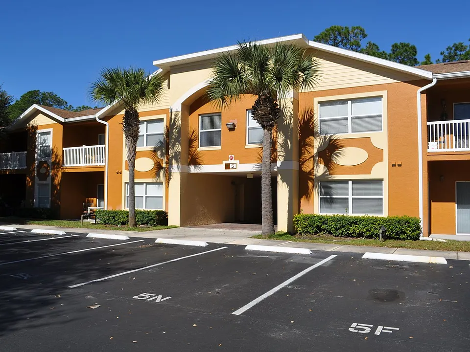 4600 E Moody Blvd #5J