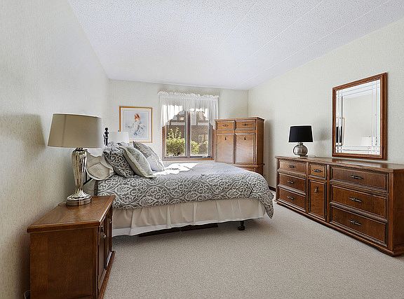 3rd image of 9749 Mill Dr E APT B1