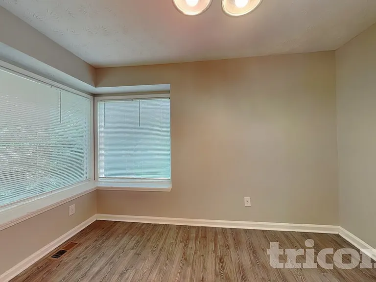 1515 Olde Oak Dr — Photo 5