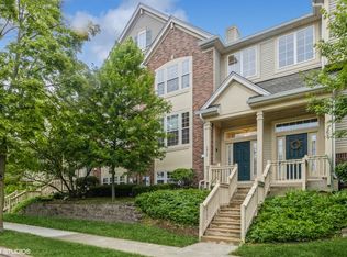 2607 N Greenwood Ave, Arlington Heights, IL 60004