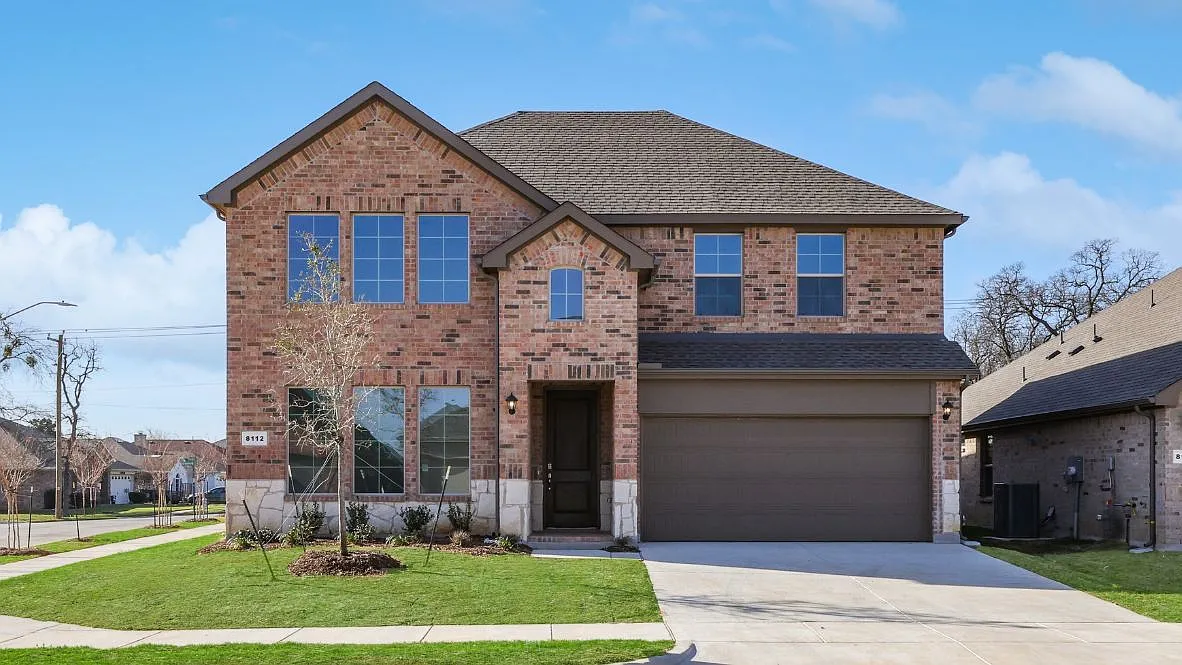 5 bed, 3.5 bath, 2730 sqft, $3,200 — Photo 1
