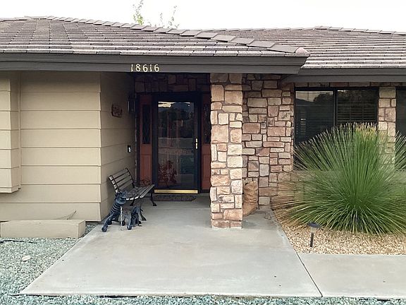 3rd image of 18616 Plumas St