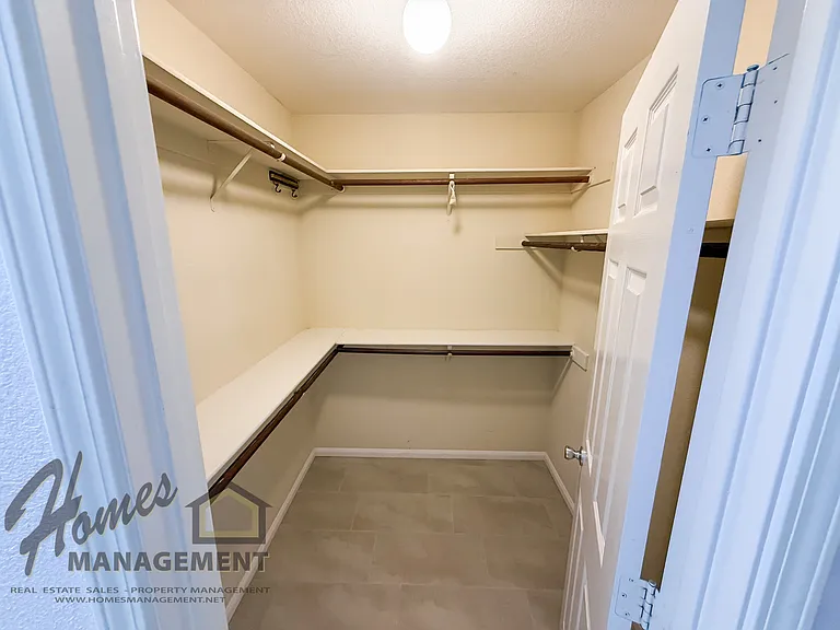 593 Silver Shadow Dr — Photo 14