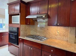 10401 Prune Tree Ln, Cupertino, CA