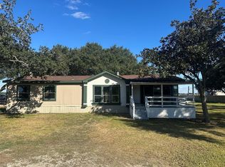 536 Sabine St, Wallis, TX 77485