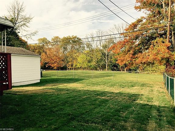 4th image of 308 Lynn Dr