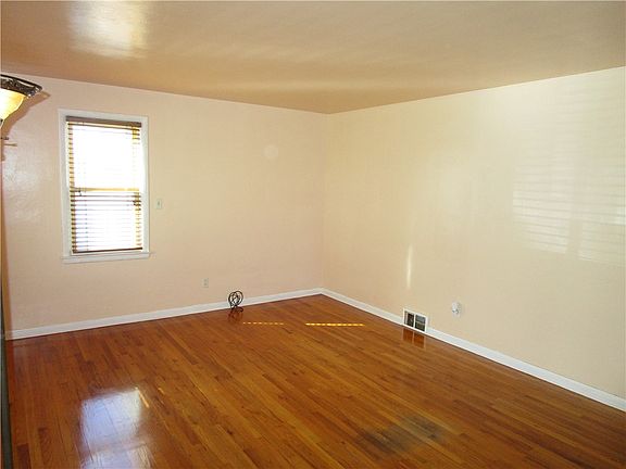 4th image of 408 Indiana Ave