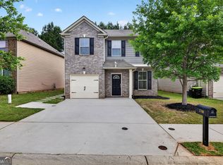 5768 Grande River Rd, College Park, GA 30349