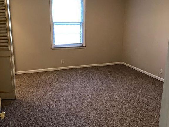 3rd image of 66 Bell Ln APT 3
