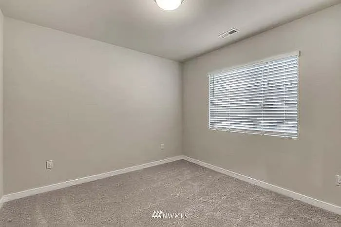 4 bed, 2.5 bath, 1830 sqft, $3,800 — Photo 3