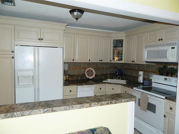 4th image of 115 Elmwood Cir