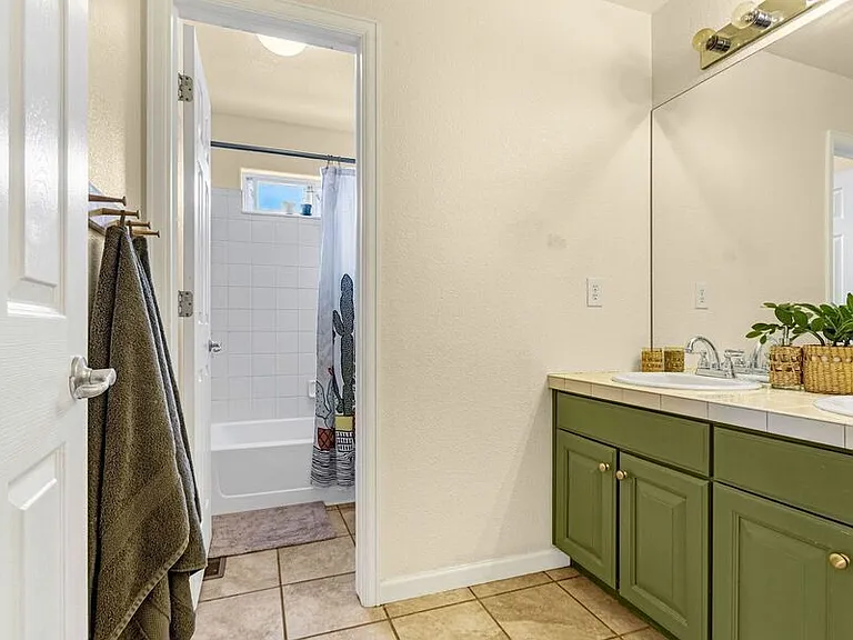 848 Wahsatch Rdg — Photo 18