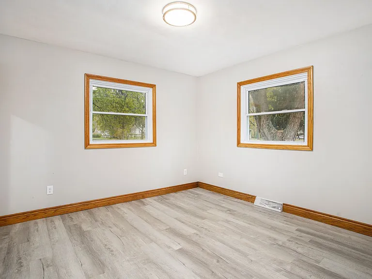 1679 Rosedale Ave — Photo 14