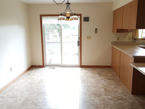 5th image of 16664 Stoney Lane Dr