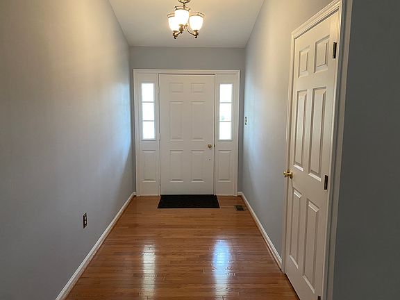 2nd image of 14 Mailly Dr