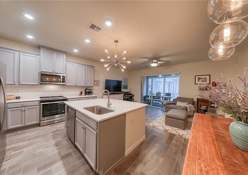 1st image of 1119 Coral Ln
