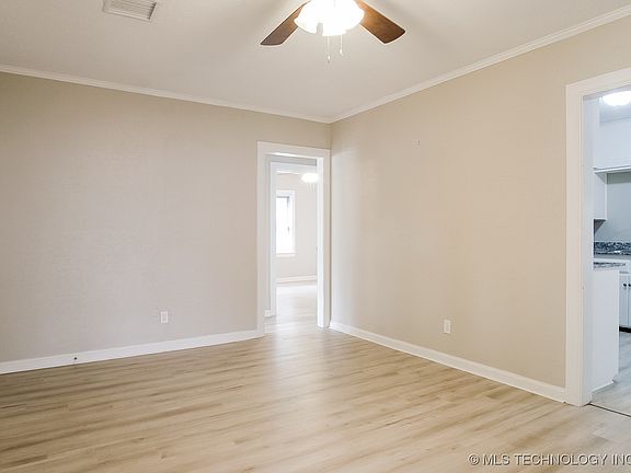 2nd image of 1024 N College Ave