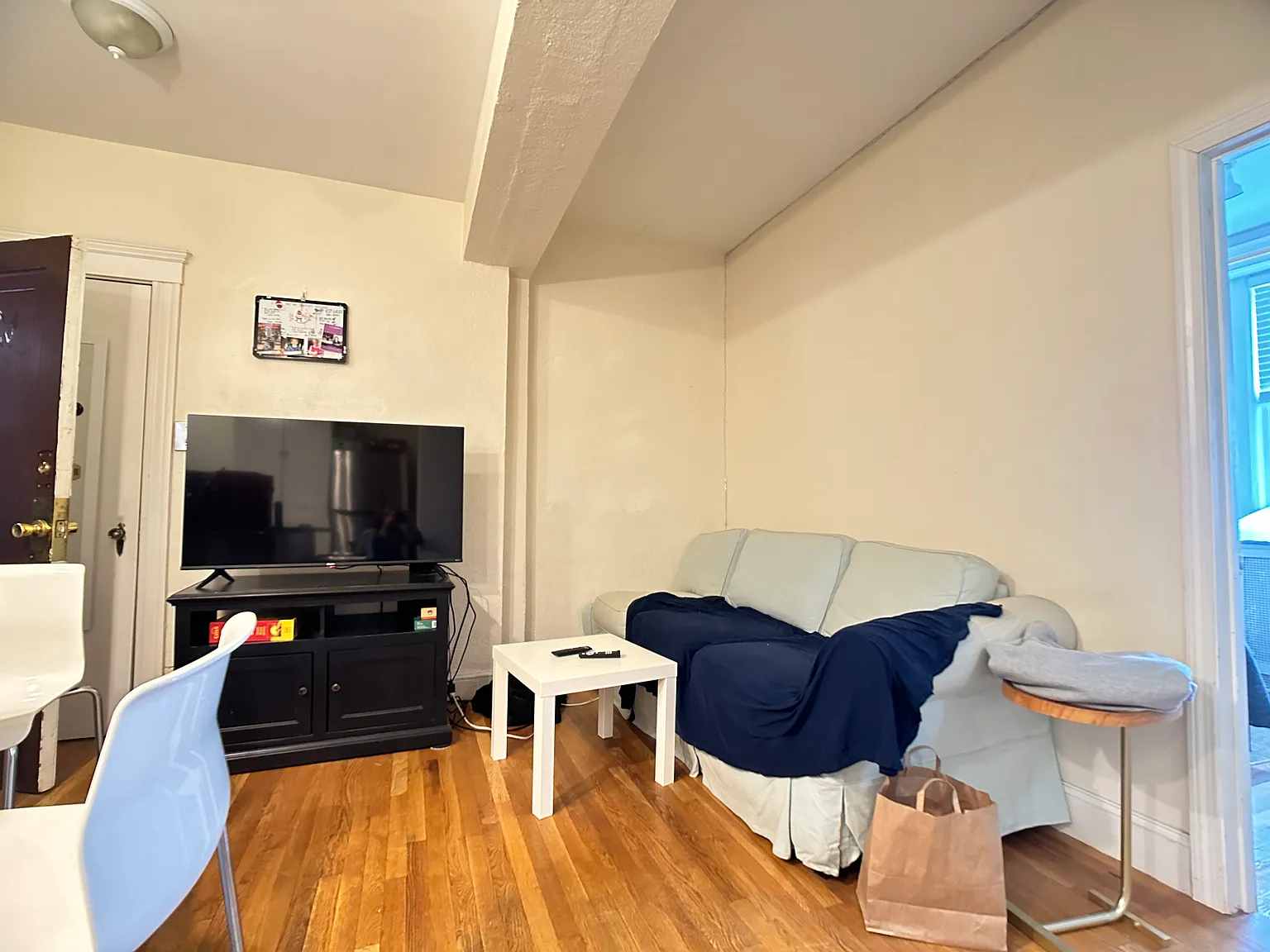 3 bed, 999 sqft, $5,040 — Photo 3