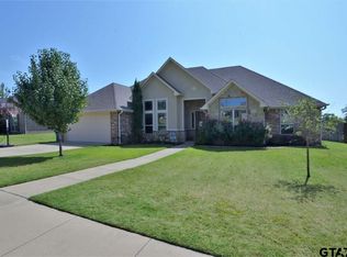1009 Crescent Hill Ct, Bullard, TX 75757