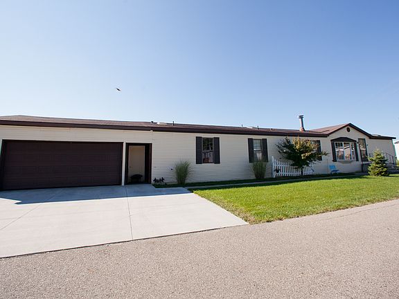 5th image of 3459 Hillcrest Way