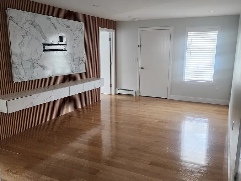 27 Addison St — Photo 5