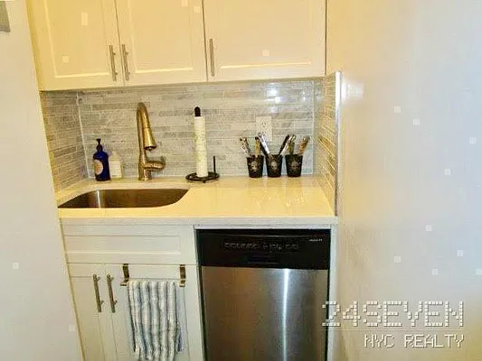 Rented by 24 7 NYC Realty Inc. | media 23