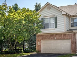 811 Crossing Way, Saint Charles, IL 60174