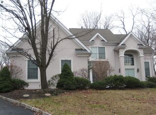 11 Cedar Ridge Rd, Green Brook, NJ 08812