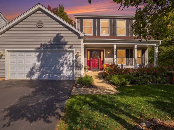 380 Dorchester Ln, Grayslake, IL 60030