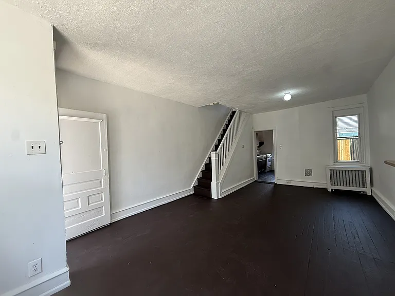 1524 S Dover St — Photo 5