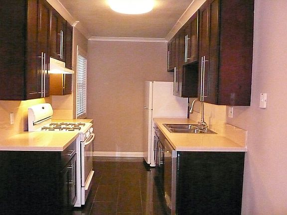5th image of 244 N Olive St #5