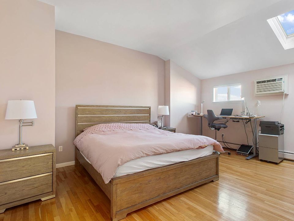 1st image of 21 Cove Ln Floor 1C-1