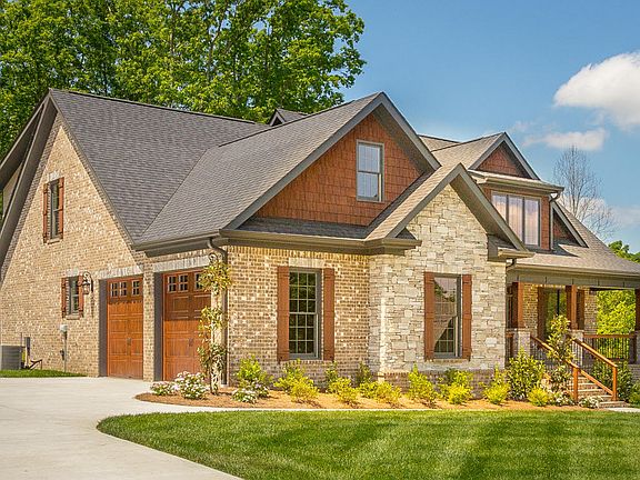 2nd image of 1325 Emerald Pointe Dr