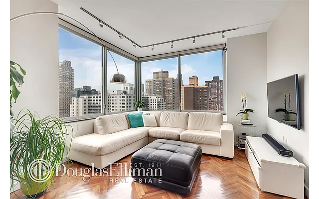 Sold by Douglas Elliman | media 15