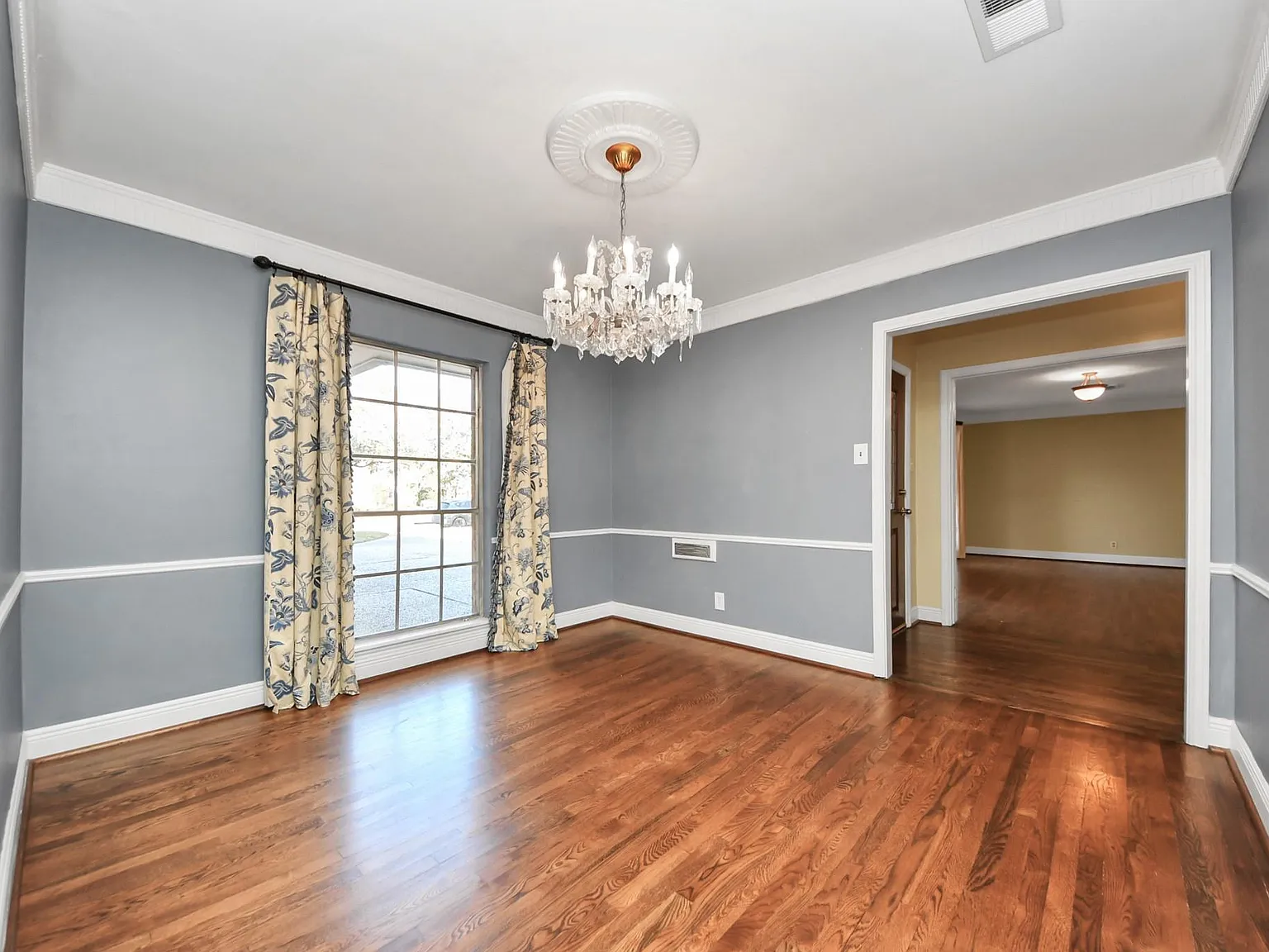 3 bed, 2.5 bath, 2314 sqft, $4,250 — Photo 3