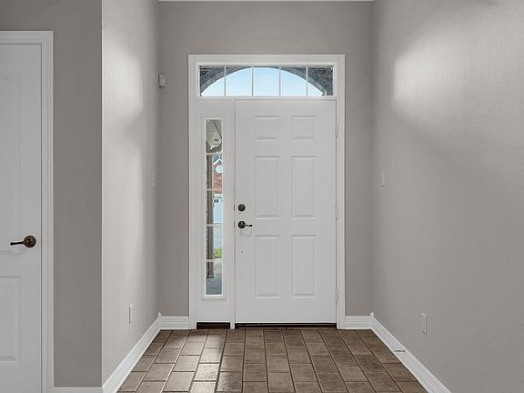 4th image of 1613 Valley Brook Ln